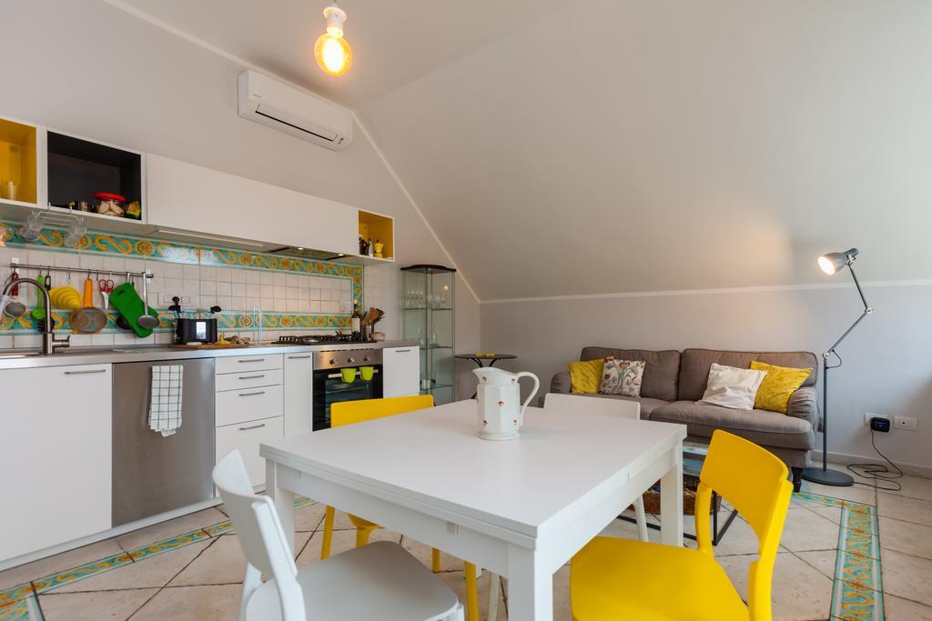 Bright Rooftop By Napoliapartments ภายนอก รูปภาพ